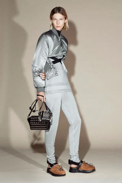 Look 16